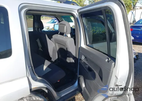 2010 Jeep Liberty Sport from USA, damaged, VIN 1J4PN2GK1AW155782